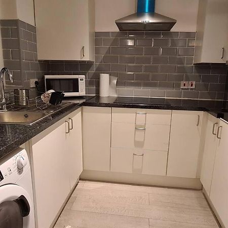Private 2 Bed Flat Close To Excel & City Airport London Bagian luar foto