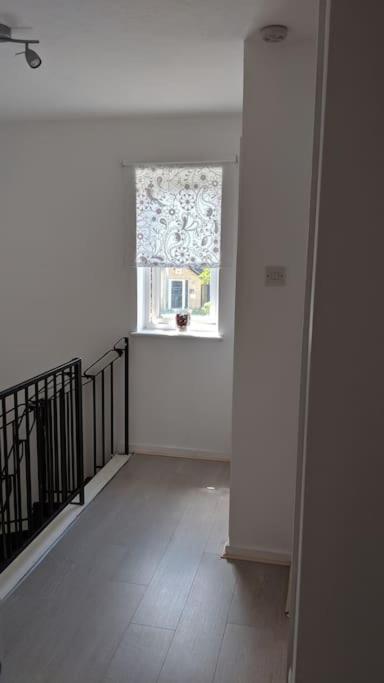 Private 2 Bed Flat Close To Excel & City Airport London Bagian luar foto