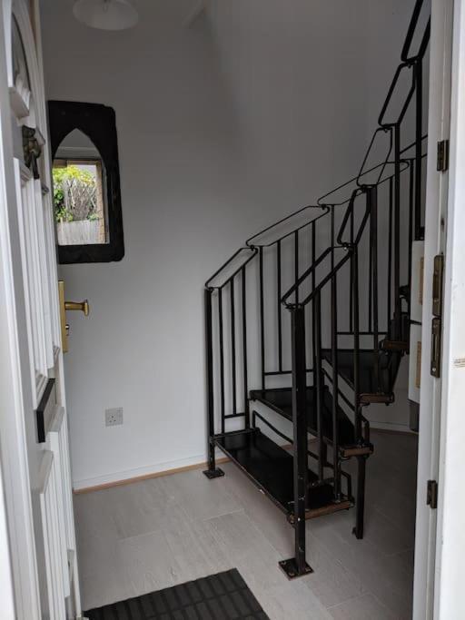 Private 2 Bed Flat Close To Excel & City Airport London Bagian luar foto